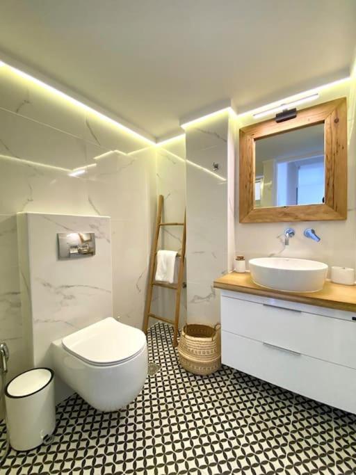Harmony Suite In The Center Of 卡拉马塔 外观 照片